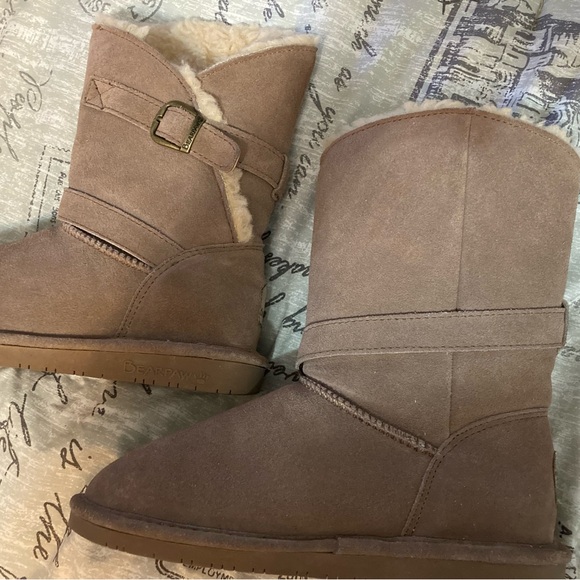 BearPaw “Annie” 1965W Suede/Sheepskin boot in Taupe size 8M. EUC - Picture 4 of 7